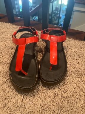 Red T‑Strap Platform Sandals with Cushioned Black Footbed